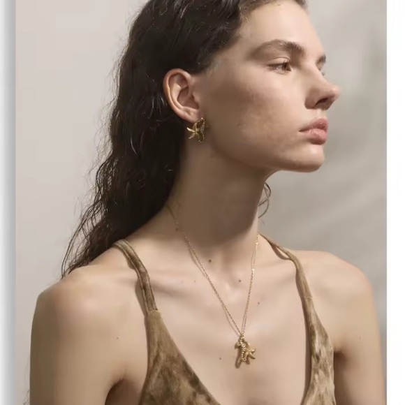 Seahorse Starfish Crystal 18K Gold Stainless Steel Waterproof Jewelry Set - Picture 10 of 16